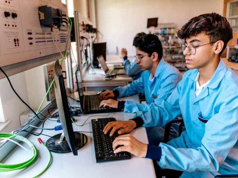 Peran pendidikan vokasi dalam memenuhi kebutuhan industri